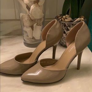 Khaki pumps 8.5